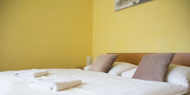 Oddych v centru Luhačovic: apartmán ve vile, polopenze i vstup do bazénu