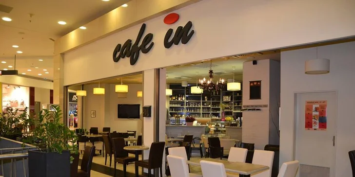 Doplňte energii v Cafe In: káva či čaj a jablečný závin pro 1 či 2