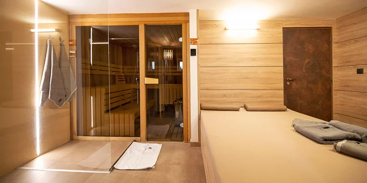 Příjemná a moderní wellness zóna bude jen vaše na 120 minut. 