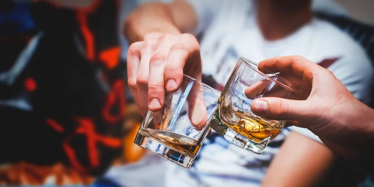 Noční rozvoz alkoholu, CBD a jídla v Ostravě a blízkém okolí: otevřené vouchery na 500–1000 Kč