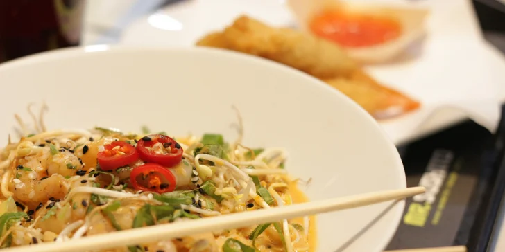 Japonsko-thajské menu: kuře, krevety nebo losos a domácí limonáda