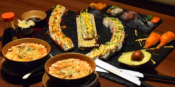 Vábivé vůně východu: vietnamské menu s polévkou a sushi pro 2 osoby
