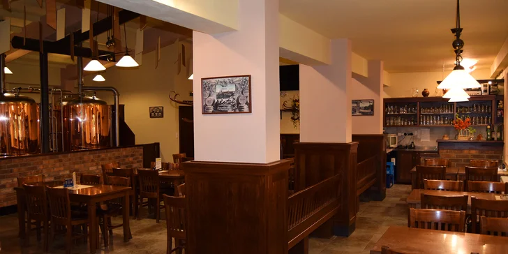 Zabijačkové menu pro 2 osoby: ovarová polévka, zabijačkový guláš i pivo