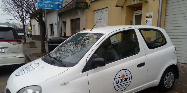 Dvě pizzy dle výběru o i s rozvozem: šunková, vegetariánská i tvarůžková