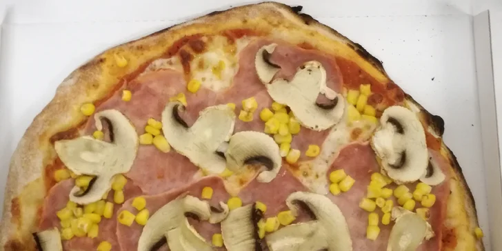 Dvě pizzy dle výběru o i s rozvozem: šunková, vegetariánská i tvarůžková