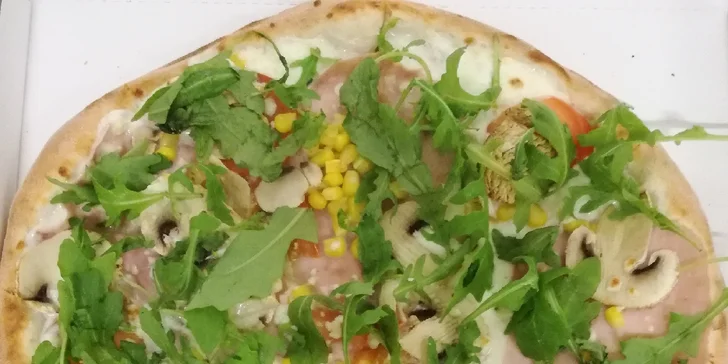 Dvě pizzy dle výběru o i s rozvozem: šunková, vegetariánská i tvarůžková