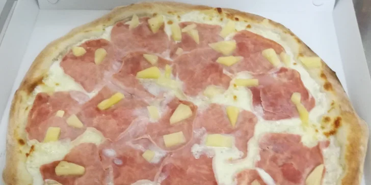 Dvě pizzy dle výběru o i s rozvozem: šunková, vegetariánská i tvarůžková