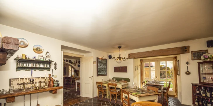 Pobyt blízko Okoře pro 2 osoby se snídaní a poukazem do restaurace