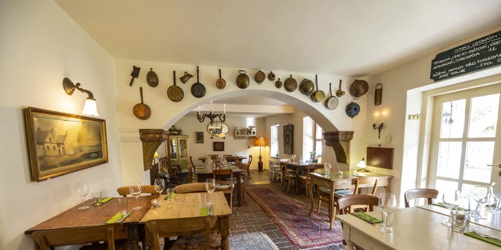 Pobyt blízko Okoře pro 2 osoby se snídaní a poukazem do restaurace