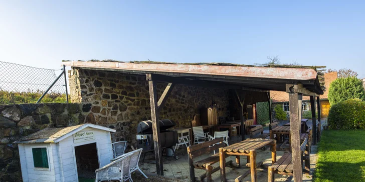 Pobyt blízko Okoře pro 2 osoby se snídaní a poukazem do restaurace