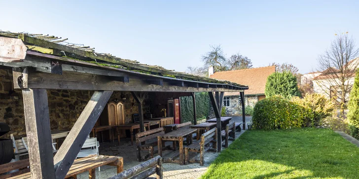 Pobyt blízko Okoře pro 2 osoby se snídaní a poukazem do restaurace