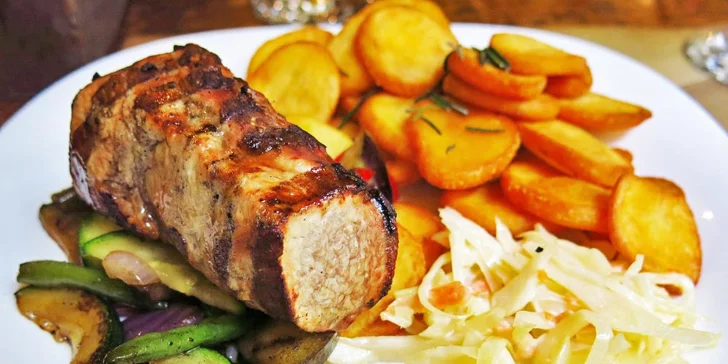 Steakové menu v centru Prahy i s vínem: rumpsteak, panenka nebo losos