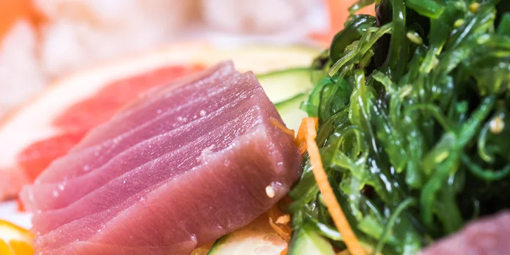 Pochutnejte si na sushi: 30, 49 i 69 ks s tuňákem, úhořem i červeným kaviárem