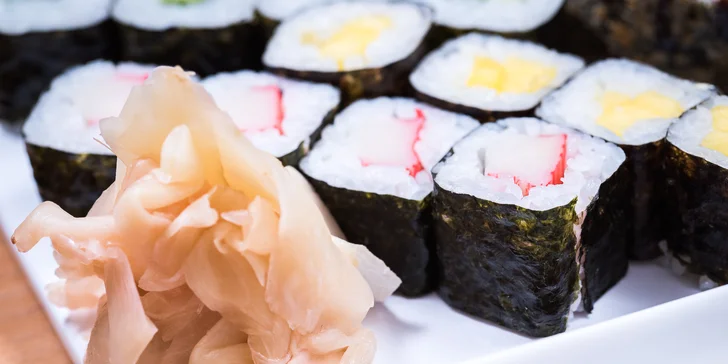 Pochutnejte si na sushi: 30, 49 i 69 ks s tuňákem, úhořem i červeným kaviárem