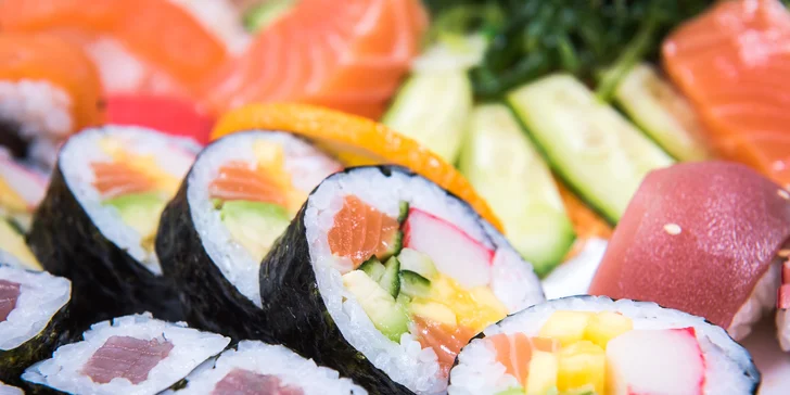 Pochutnejte si na sushi: 30, 49 i 69 ks s tuňákem, úhořem i červeným kaviárem
