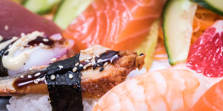 Pochutnejte si na sushi: 30, 49 i 69 ks s tuňákem, úhořem i červeným kaviárem