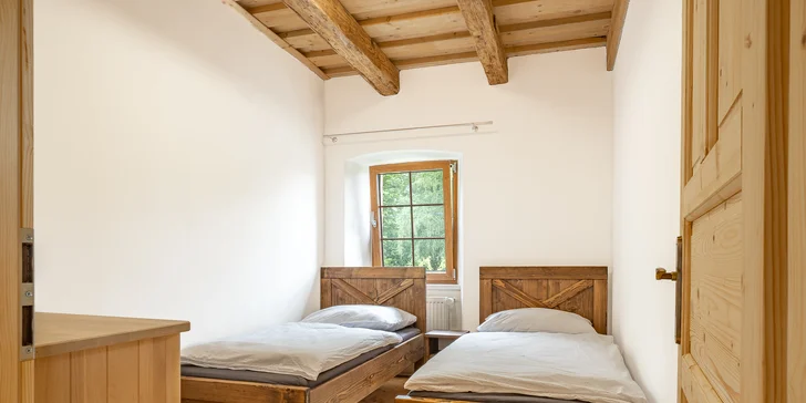 Každý z apartmánů nabízí dvě oddělené ložnice a minimálně čtyři lůžka.