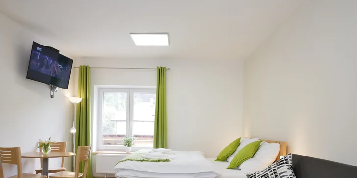Podzimní i zimní Beskydy: Moderní studia a apartmány se snídaní