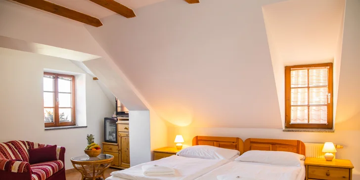 Tradiční pobyt v Českém Krumlově: hotel v centru s polopenzí i koktejly