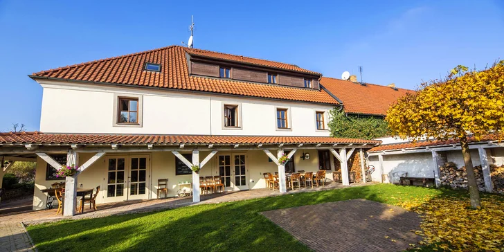 Pobyt blízko Okoře pro 2 osoby se snídaní a poukazem do restaurace