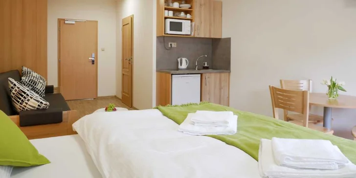 Podzimní i zimní Beskydy: Moderní studia a apartmány se snídaní