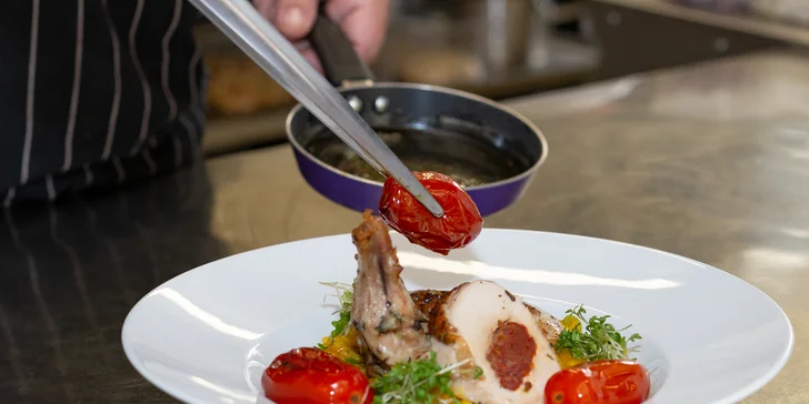 Dárkový voucher do moderní restaurace Naproseku v Sezemicích