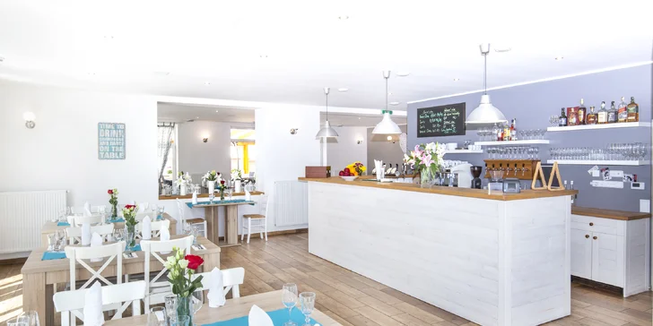 Dárkový voucher do moderní restaurace Naproseku v Sezemicích
