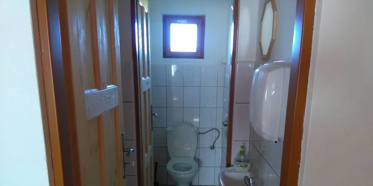 Rodinný odpočinek v penzionu u Vranovské přehrady se snídaní a vínem
