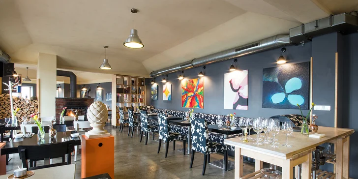 Otevřené vouchery v hodnotě 1000-2000 Kč na všechny pokrmy i nápoje v restauraci Rest.