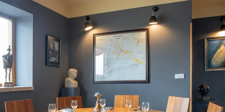 Otevřené vouchery v hodnotě 1000-2000 Kč na všechny pokrmy i nápoje v restauraci Rest.
