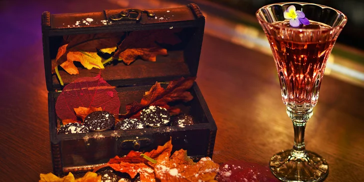 Smlsněte si: alkoholické čokoládové pralinky a drink podle výběru pro dva