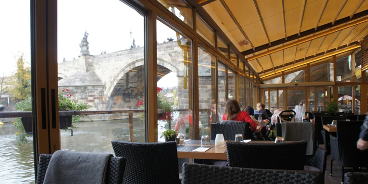 Tříchodové menu pro dva s filírovanou panenkou nebo kuřecím supreme