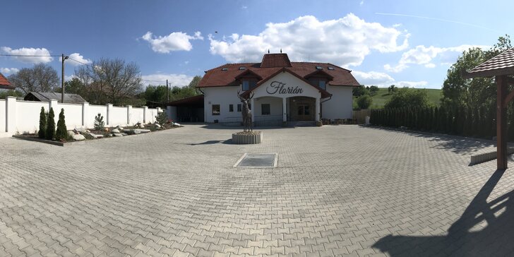 Pobyt v malebné vesničce na jihu Slovenska: rodinný penzion vč. polopenze