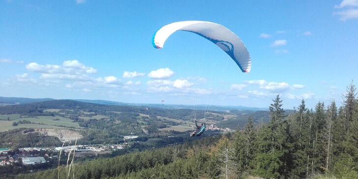 Tandemový paragliding: adrenalinový let v Beskydech či na Slovensku