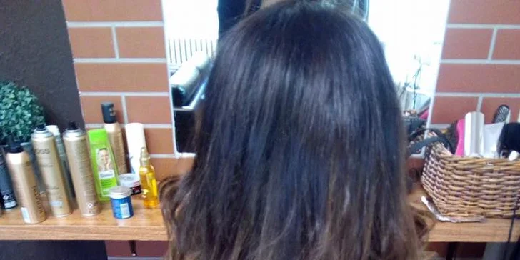 Nový účes raz dva: Střih a melír či balayage pro polodlouhé a dlouhé vlasy