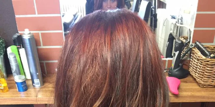 Nový účes raz dva: Střih a melír či balayage pro polodlouhé a dlouhé vlasy
