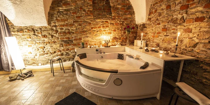 Královský wellness i gurmánský pobyt pro dva: privátní relaxace a procedury