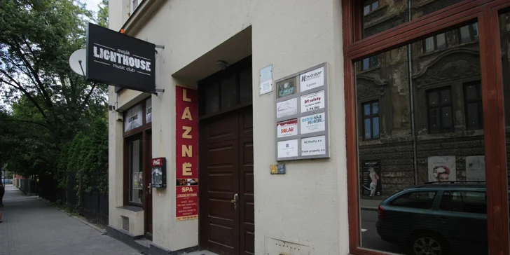 Odpočiňte si: pivní nebo vinná lázeň i s občerstvením a nápoji pro dva
