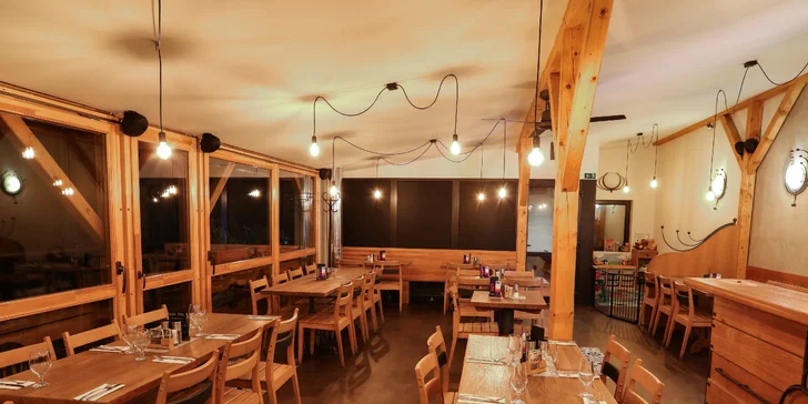 Steak dle výběru ze 3 druhů masa nebo burger pro 1 či 2 osoby v restaurantu Plaudit Turnov