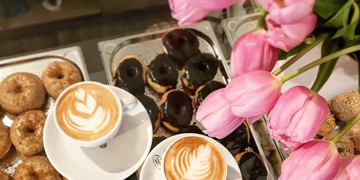 Otevřený voucher na cokoli z Just Donut v hodnotě 200 Kč: donuty i káva