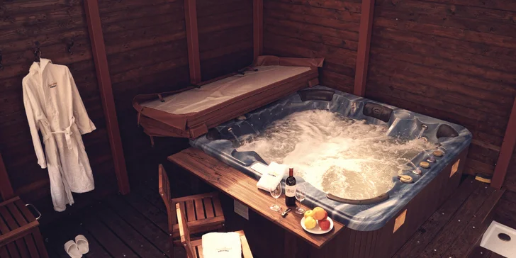 Ubytování v klidném hotelu u Karlových Varů s relaxem ve vířivce