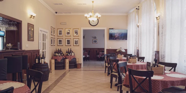 Ubytování v klidném hotelu u Karlových Varů s relaxem ve vířivce