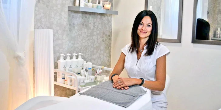 Nabité kosmetické balíčky: péče při akné, omlazení i depigmentace pleti