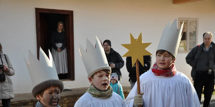 Tříkrálová koleda ve skanzenu v Kouřimi: zpívání koled, dílničky a tradice