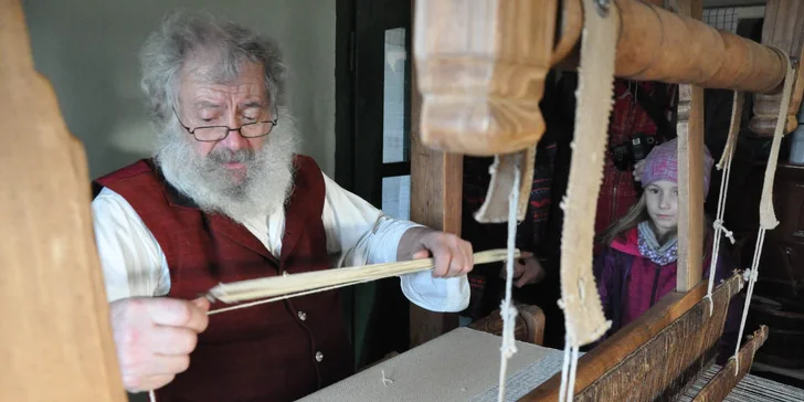 Tříkrálová koleda ve skanzenu v Kouřimi: zpívání koled, dílničky a tradice