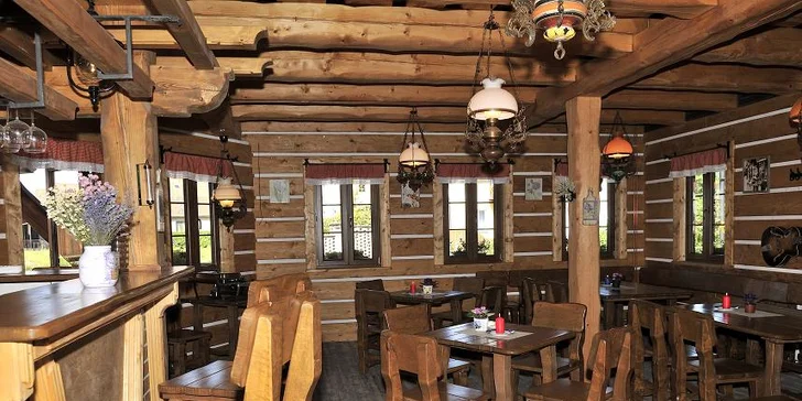 Zima nebo jaro s polopenzí v tradiční roubence ve východních Čechách