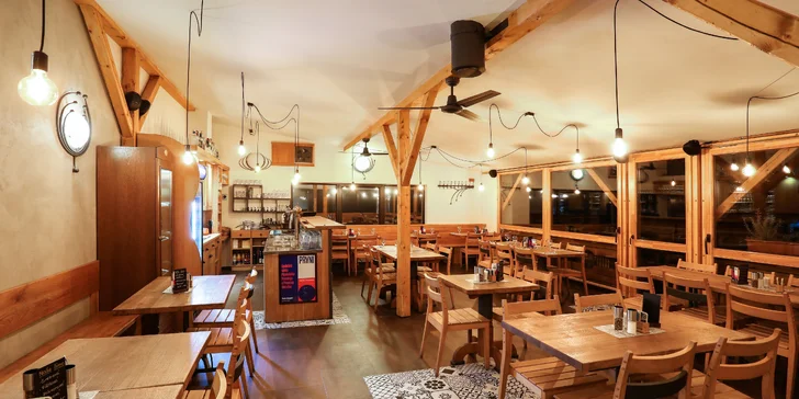 Steak dle výběru ze 3 druhů masa nebo burger pro 1 či 2 osoby v restaurantu Plaudit Turnov