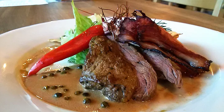 Steak dle výběru ze 3 druhů masa nebo burger pro 1 či 2 osoby v restaurantu Plaudit Turnov