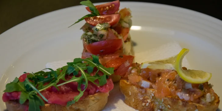 Večeře se vším všudy: menu podle výběru s kančím, rybou i krůtím pro 2 os.