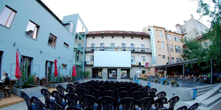 Letní kino na dvoře MDB